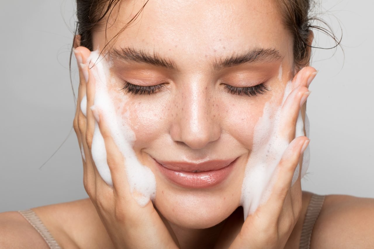 How to Make Makeup Last All Day