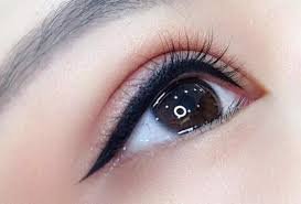 How to draw eyeliner