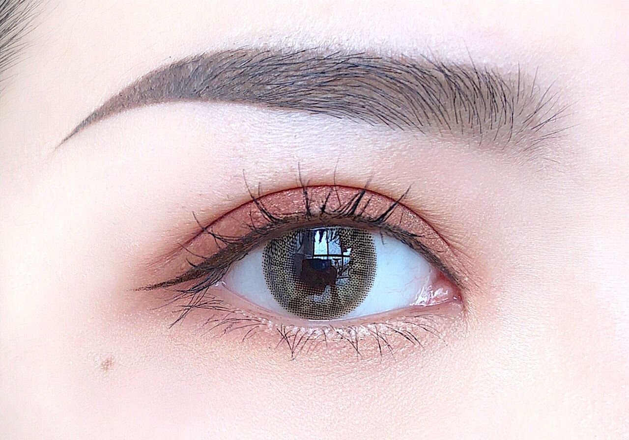 How to shape eyebrows